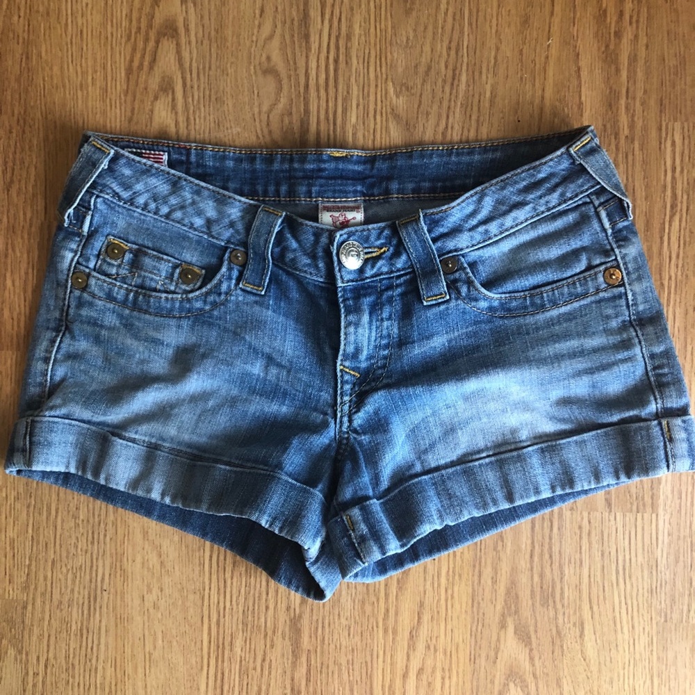 🌳SALE! True Religion “Allie” Cuffed Denim Shorts